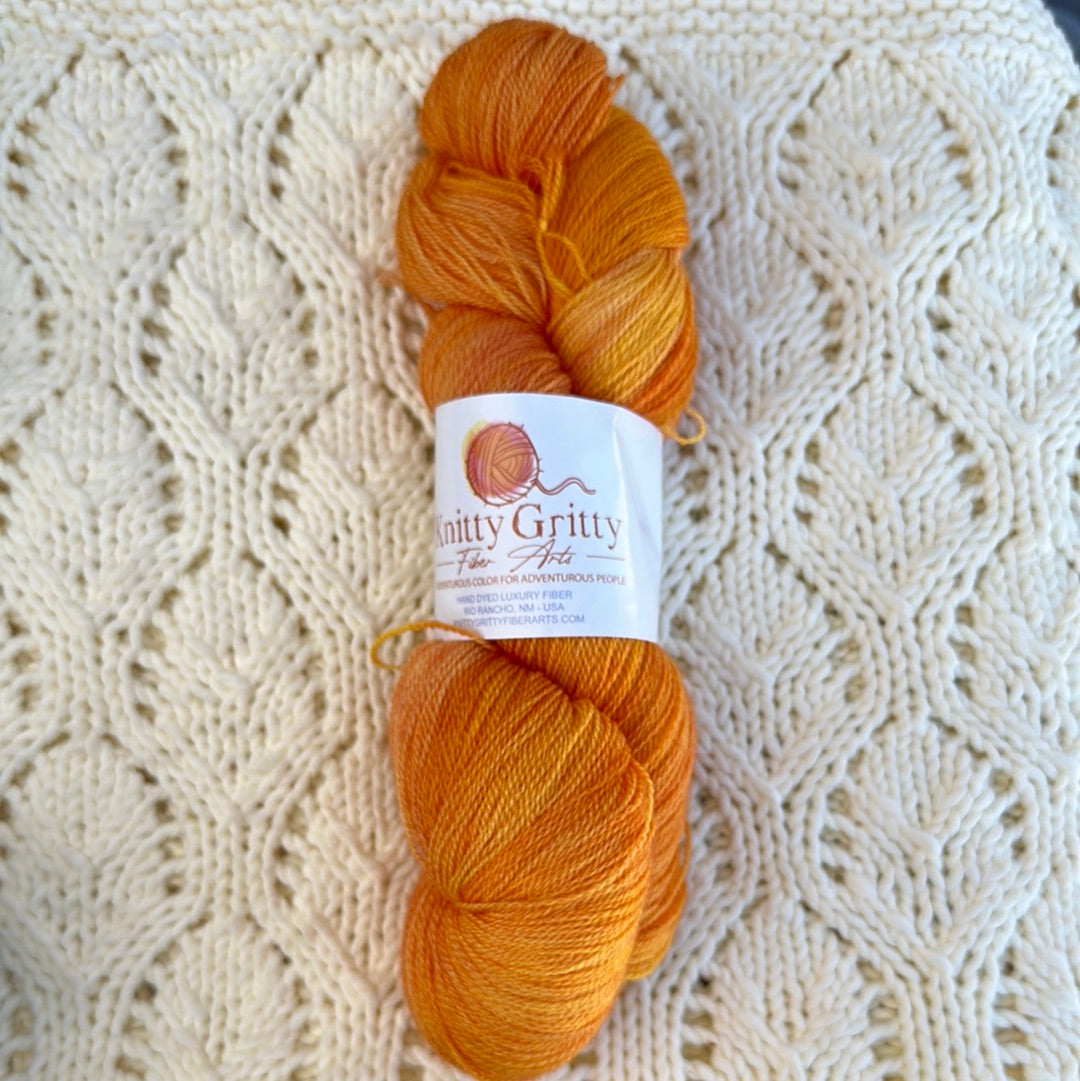Winter Pillow Lace / Ripe Mango