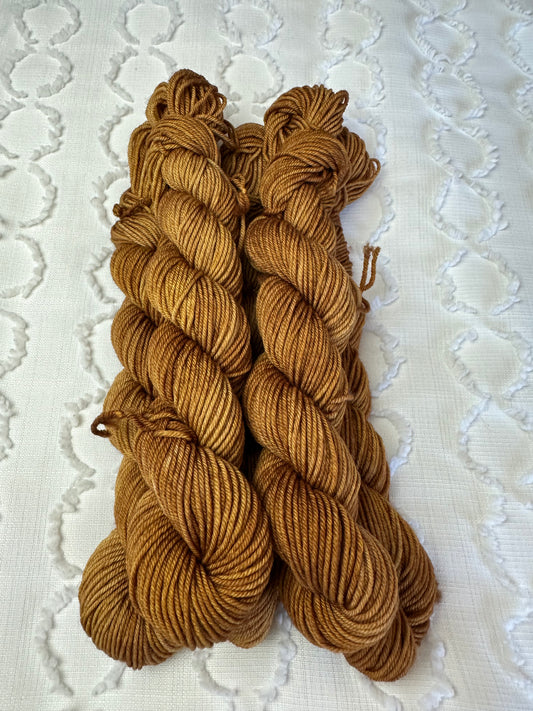 Winter Pillow Lace / Upland Tawny