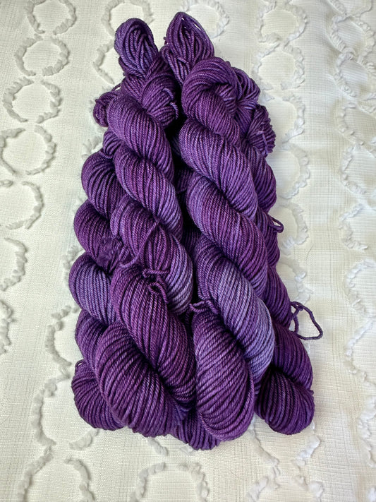 Winter Pillow Lace / Upland Violet