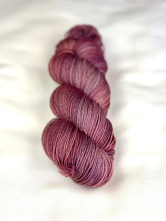 Royal Select Fingering Weight
/ Red Beryl