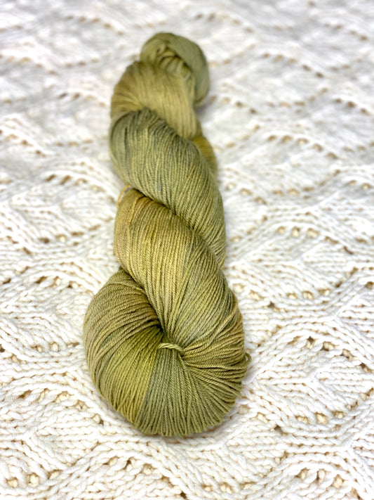 Royal Select Fingering Weight
/ RUSSIAN OLIVE - SOLID