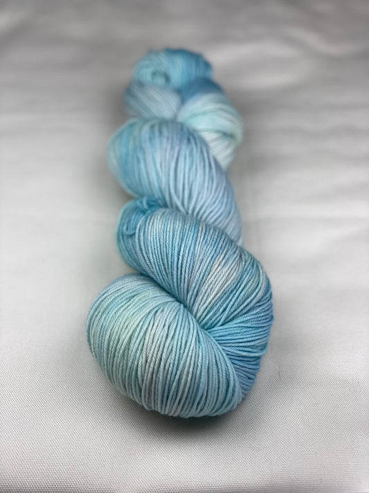 Royal Select Fingering Weight
/ Morning Snow